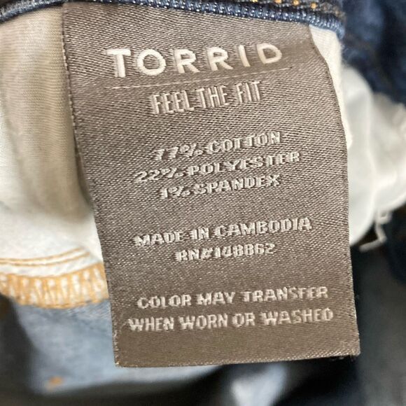 Torrid‎ Mid Rise Wash Boot Cut Women's Jean Size 22 Short (F7) - Picture 8 of 10